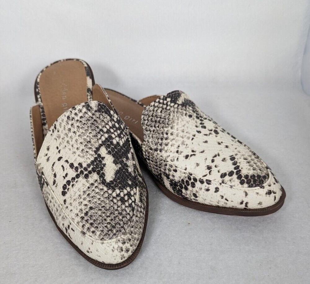 Madden Girl Snakeskin 7M Slide slip-on Flat See Small Damage Photo Chopstick